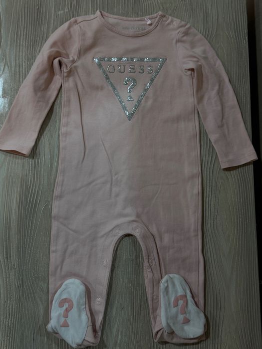 Guess бебешки ромпър