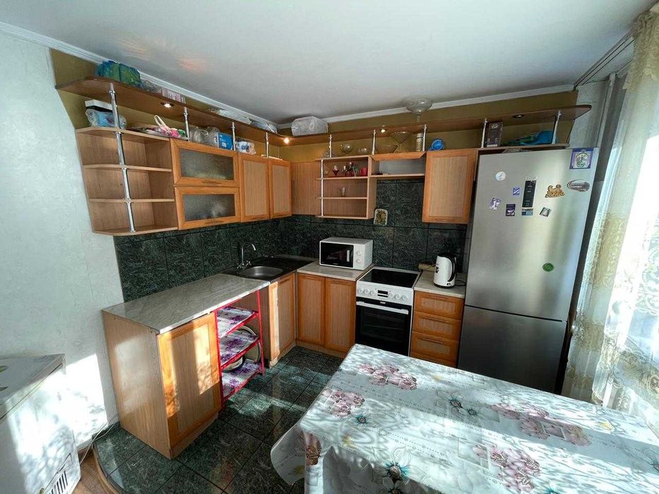 Продаётся 4-комнатная квартира  Севастопольская 2/1  район парка Самал