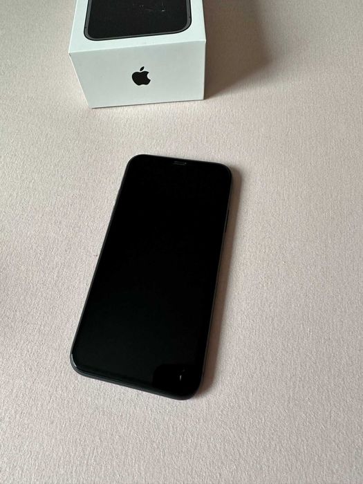 iPhone 11, 64 GB, Черен, като нов