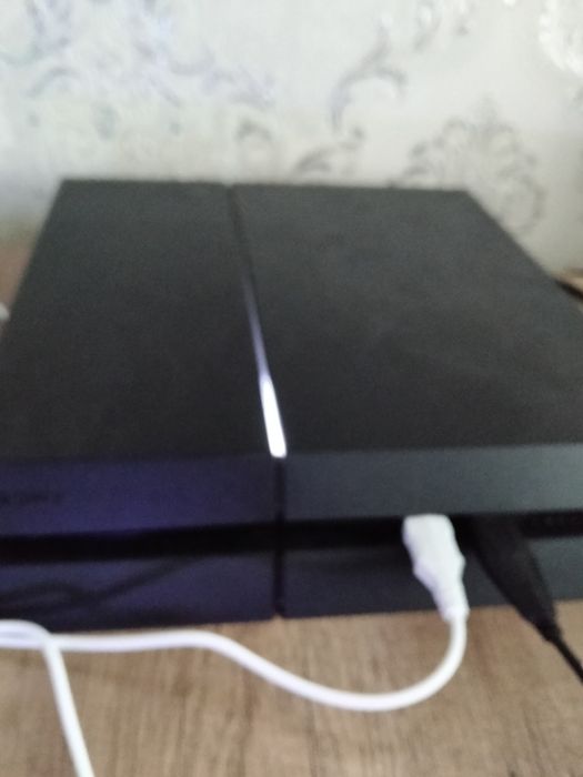 Продаю пс 4 много игр