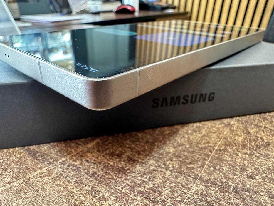 Samsung Galaxy S25 Ultra 5G 512GB / 12GB RAM – като нов
