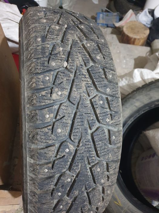 Yokohama 215/65 R16 шипованные
