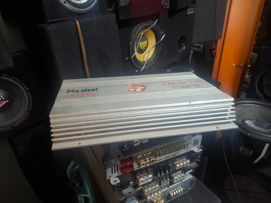 statie amplificator subwoofer auto 1000w de la magnat