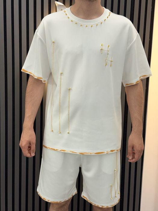 Compleu alb cu elemente aurii by DGM fashion