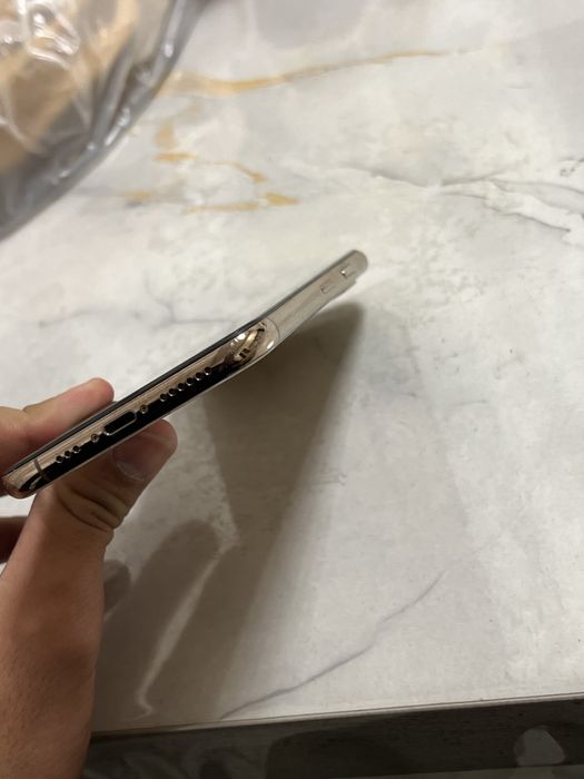 Продам Айфон Xs 64G