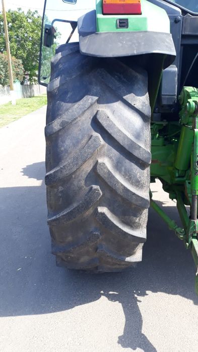 Vând set roti John Deere