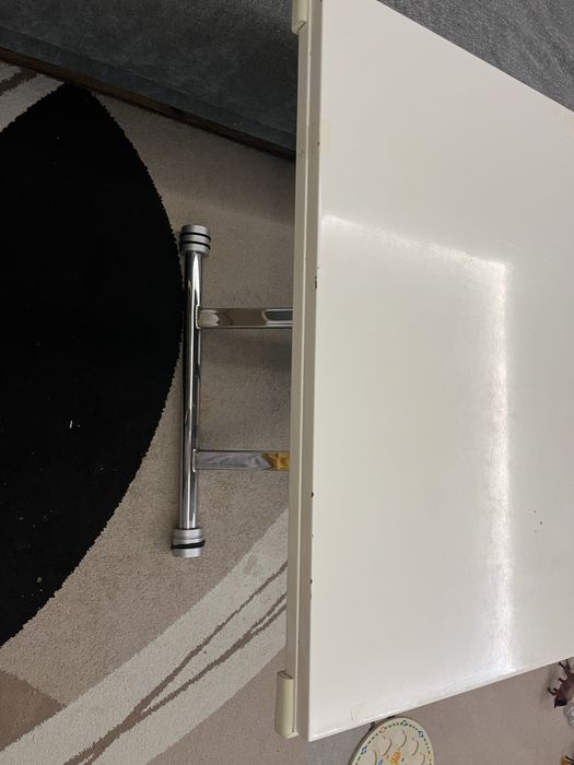 Разтегателна маса с повдигащ механизъм