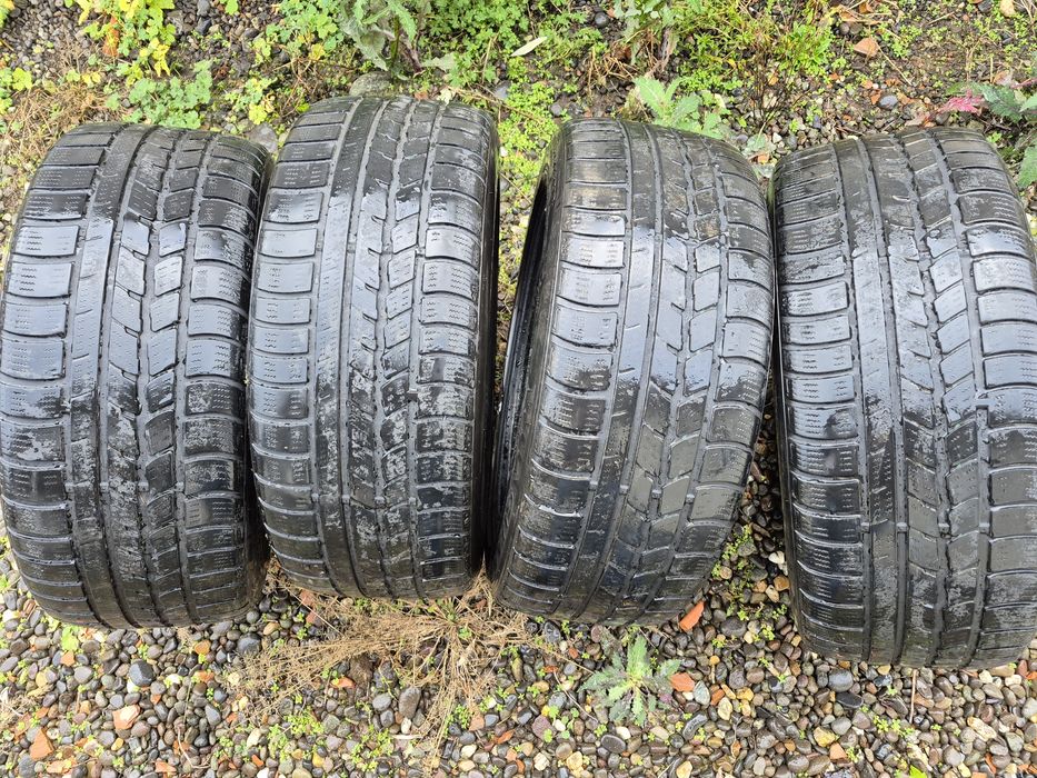 Anvelope iarna Roadstone 245/45/18