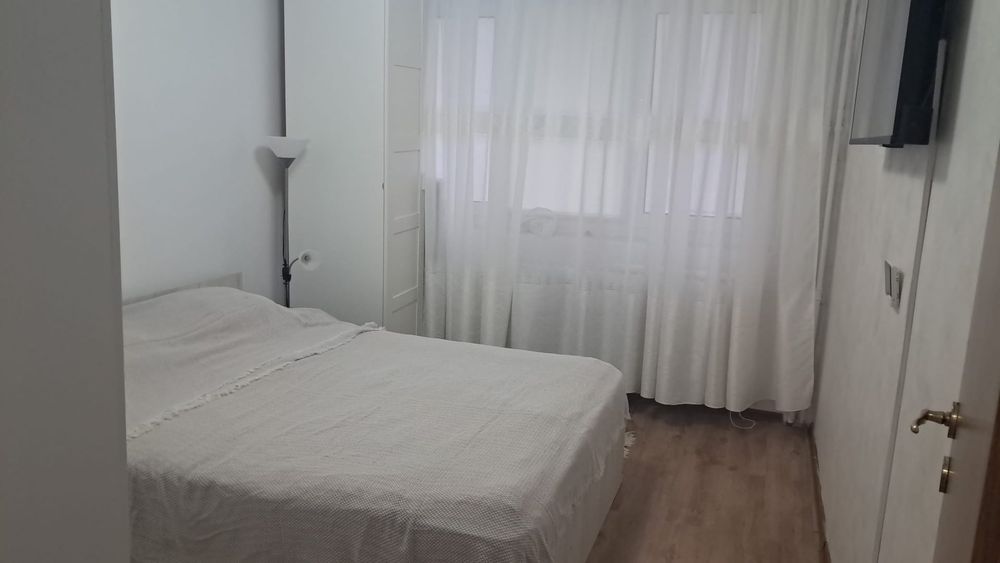 Vand apartament 2 camere, scoala 194