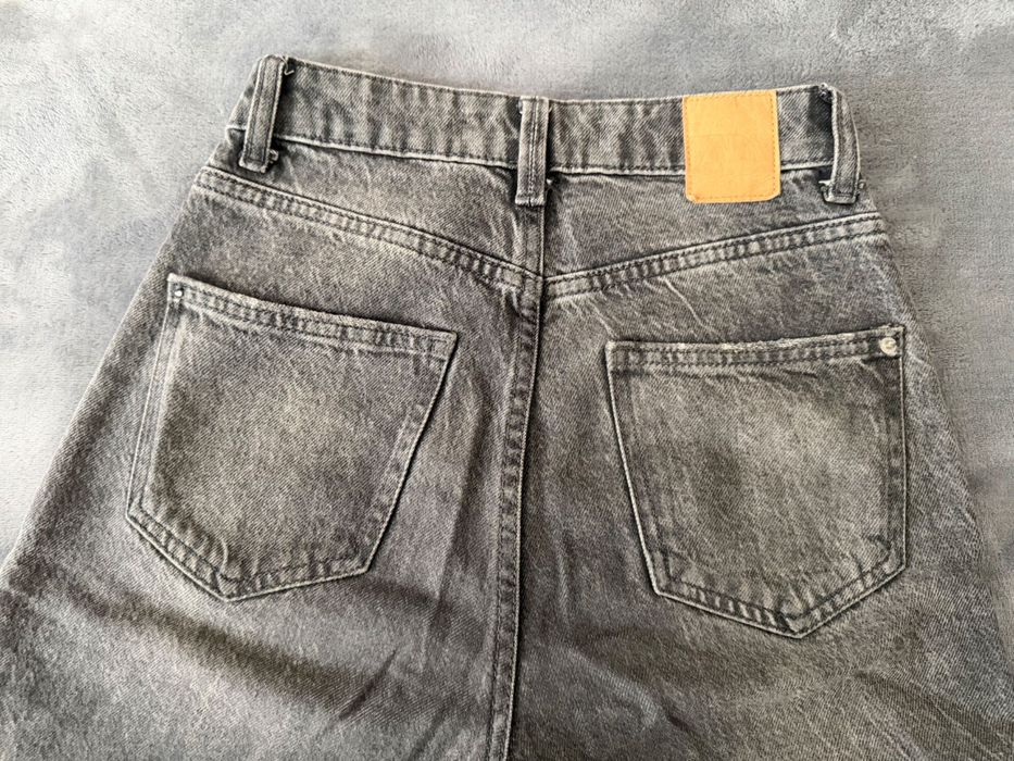 Zara, Levi’s , Tommy Hilfiger