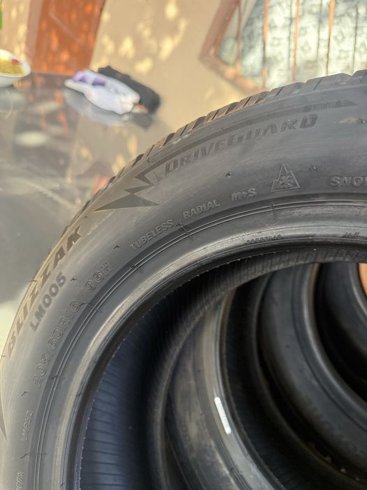 Anvelope Bridgeston M+S de iarna 205/60R16