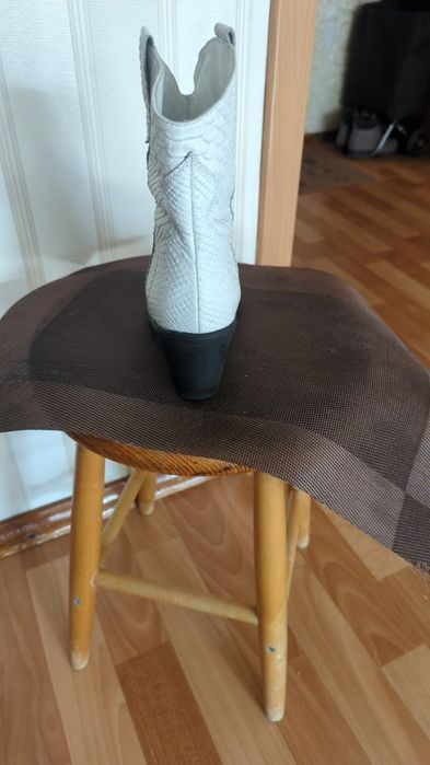 Продаю Казаки женские