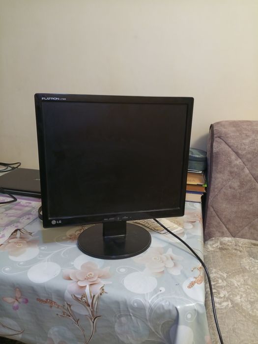 Монитор LG 75герц 17 дюймов