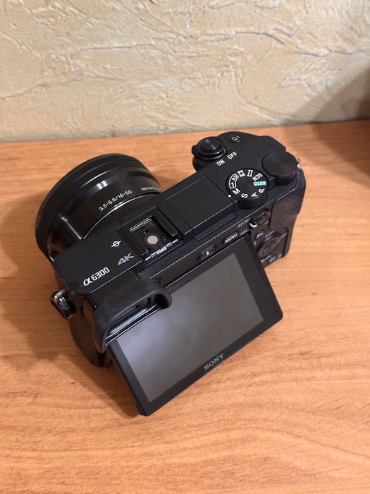 Sony a6300 с объективом 16-50