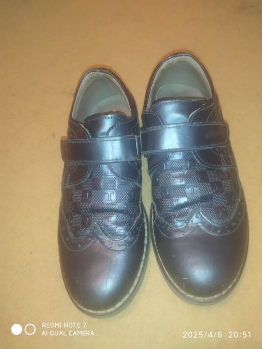 Продам детскую обувь