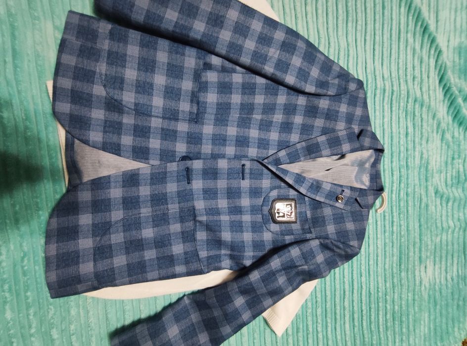 Продам детские школьные рубашки