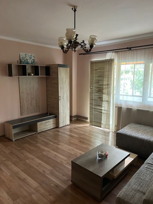 Inchiriez apartament in zona Bucovina