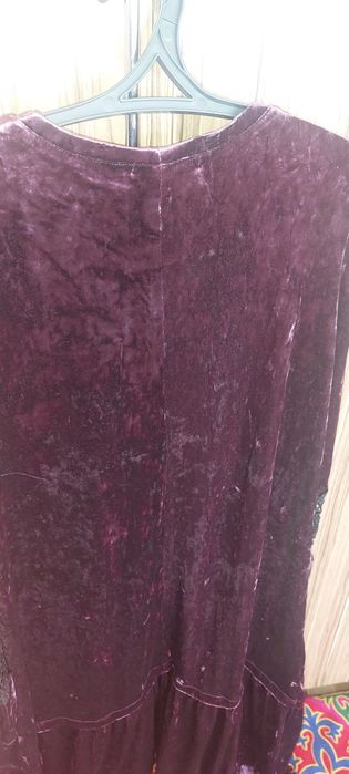 Продам новое велюровое платье