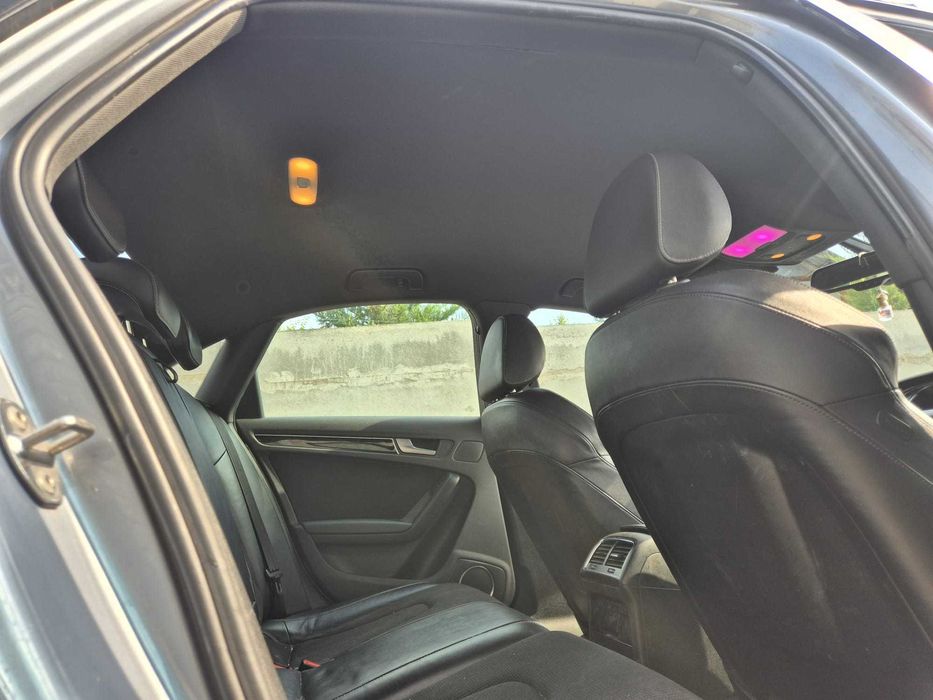 Dezmembram Audi A4 B8 2.0 CAHA bara fata/ capota/ motor / trager