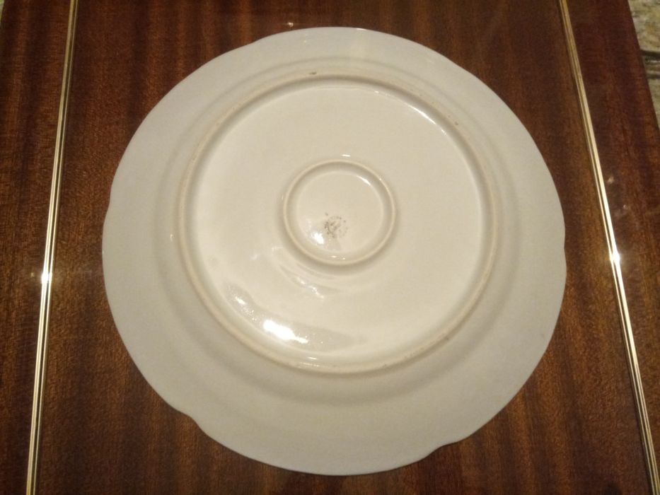 Голяма порцеланова чиния за торта от социализма