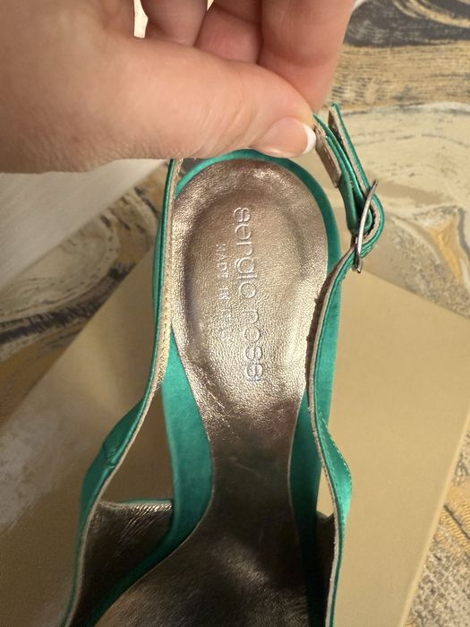 Продам босоножки Sergio Rossi