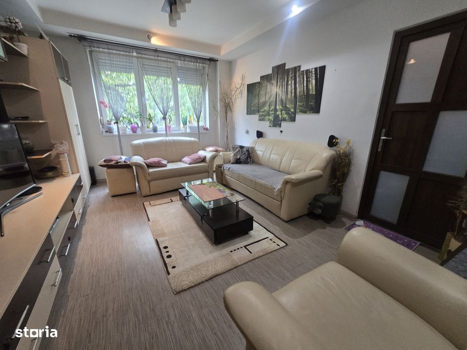 Apartament 2 camere, balcon, etaj 1, Piatra Neamț
