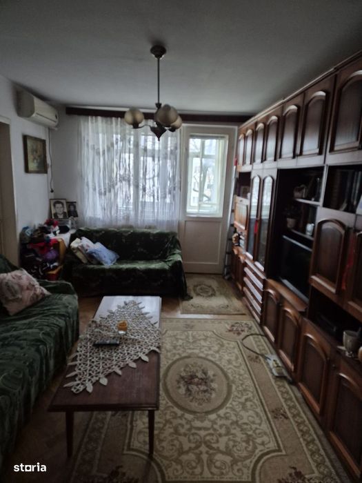 Vand apartament 3 camere Slobozia , Ialomita , central 3/4,2balcoane