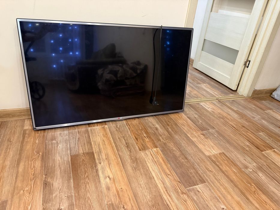 Телевизор LG 47 диагональ 120см