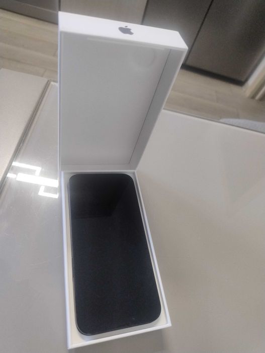 Iphone 16e Black 128 GB