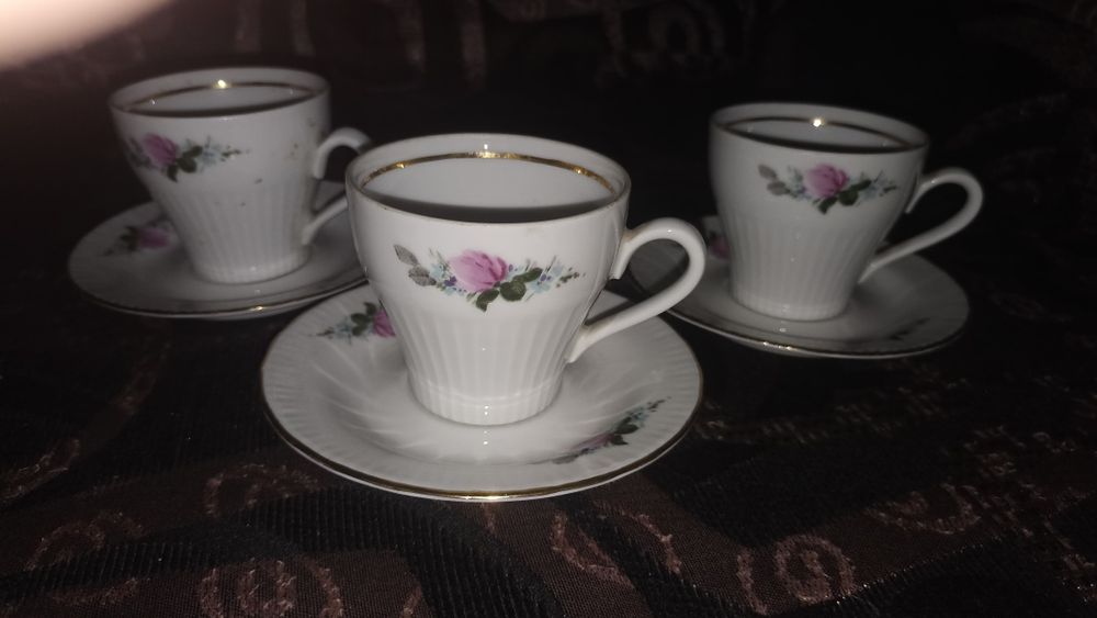 Продам недорого сервиз