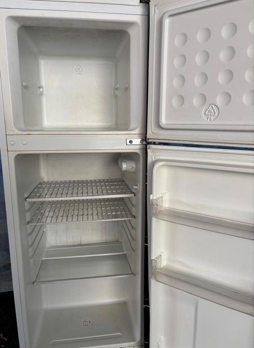Срочно продаю холодильник