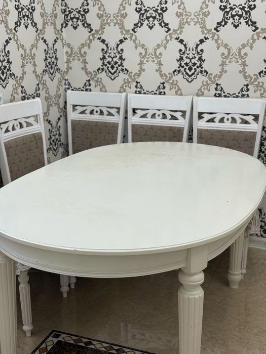 Продаю стол со стульями