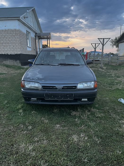 Nissan Primera 1992