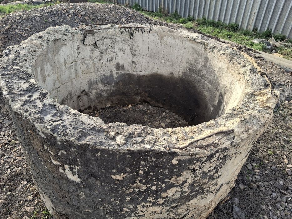 Продам  кольцо  канализационное  Ж/Б