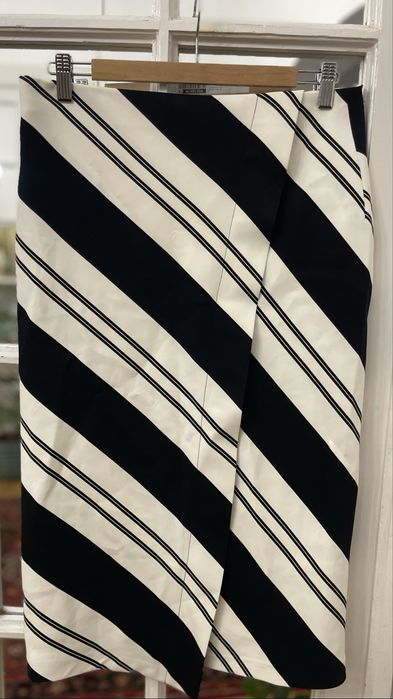 Set Zara top/fusta  marimea  L