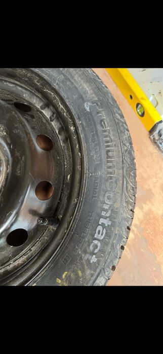 Два броя Гуми Continental 185/55 R15 82H с желязна джанта