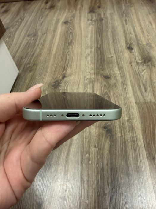 Iphone 15 green 128 GB