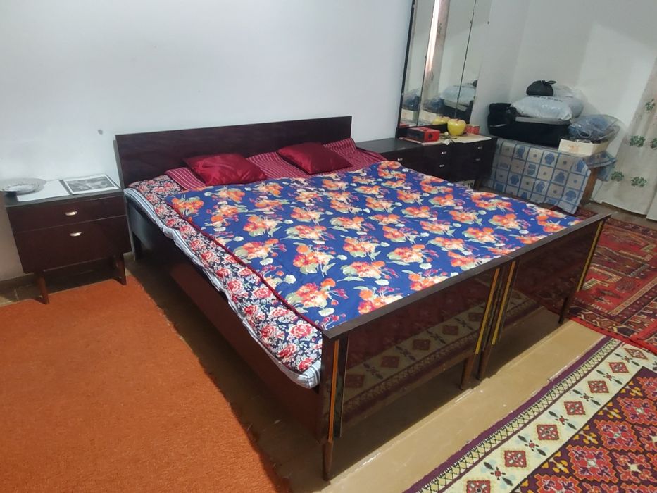 Спальный гарнитур