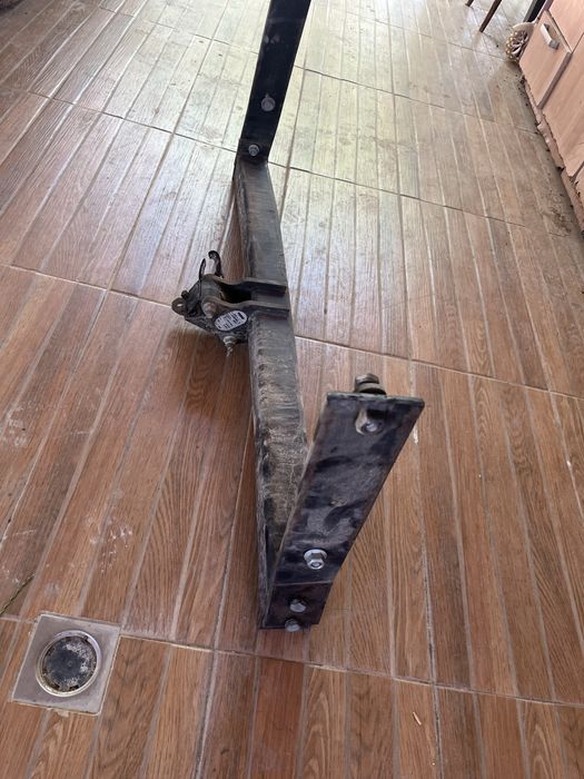 Теглич за фолксваген шаран 2011г