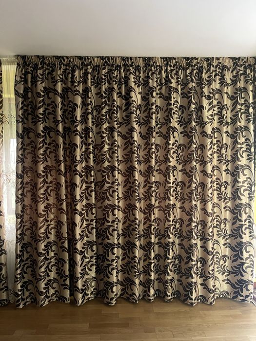 Vand draperii ! Folosite 1 an, fara defecte.