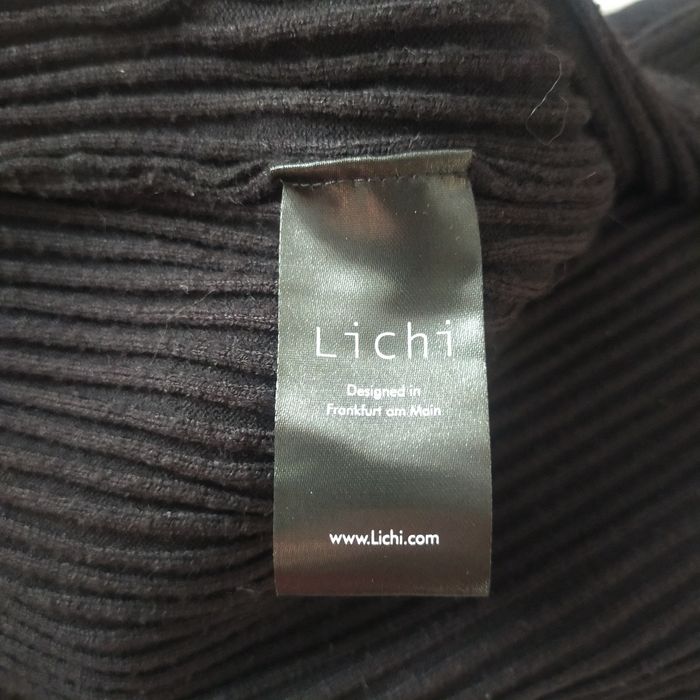 Продам 2 платья - чёрное длинное, синее мини