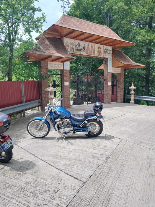 SUZUKI INTRUDER 750-stil,putere si confort intr un pachet clasic!!