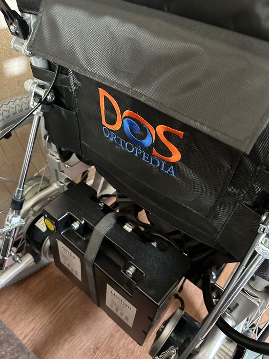 Инвалидное кресло-коляска с электроприводом