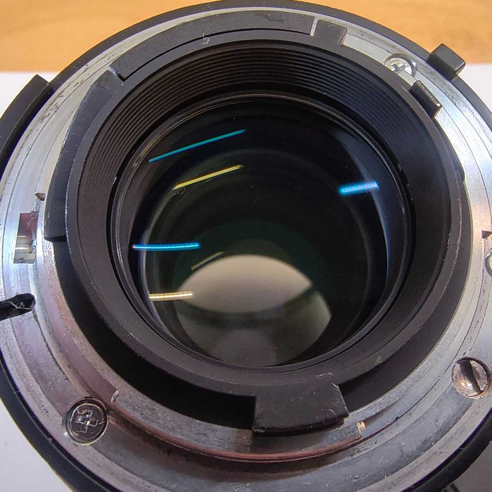 Obiectiv Nikon Nikkor 105mm f/2.8 AF‑D  – macro 1:1, stare foarte bună