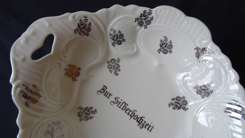 Автентично плато/ фруктиера  , фин релефен порцелан.