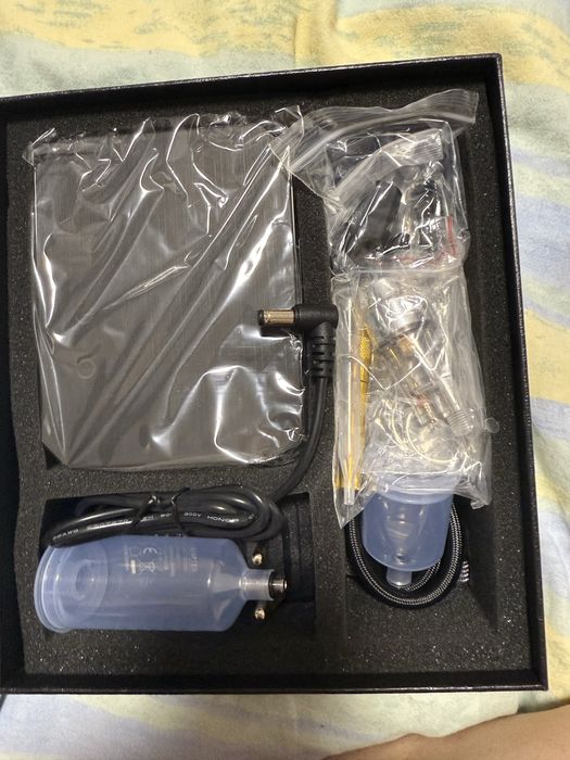 аерограф (airbrush kit) с преносим USB компресор.