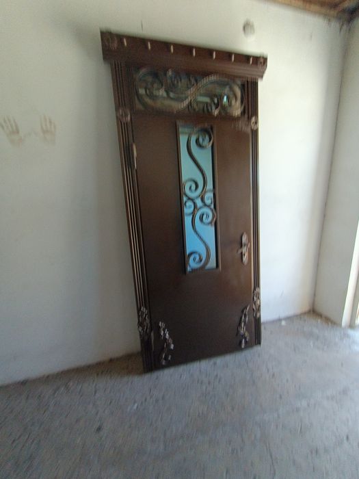 Металическая дверь