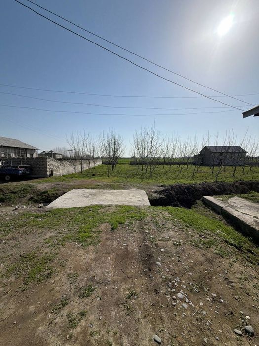 Yer sotladi srocho sotugi  2700$ dan   bervoramiza  dakument fulll