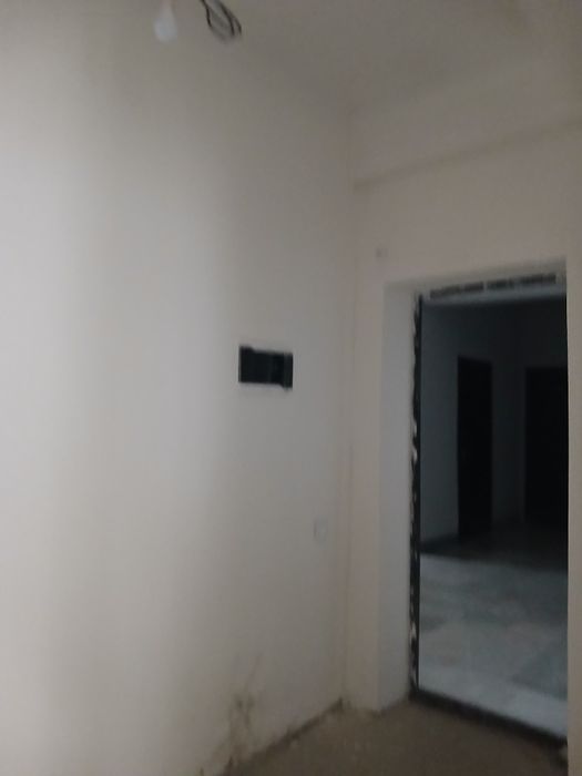 3 xonaga boʻlingan   uy srochna sotiladi