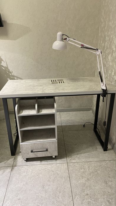 Продается кресло и подиум для педикюра